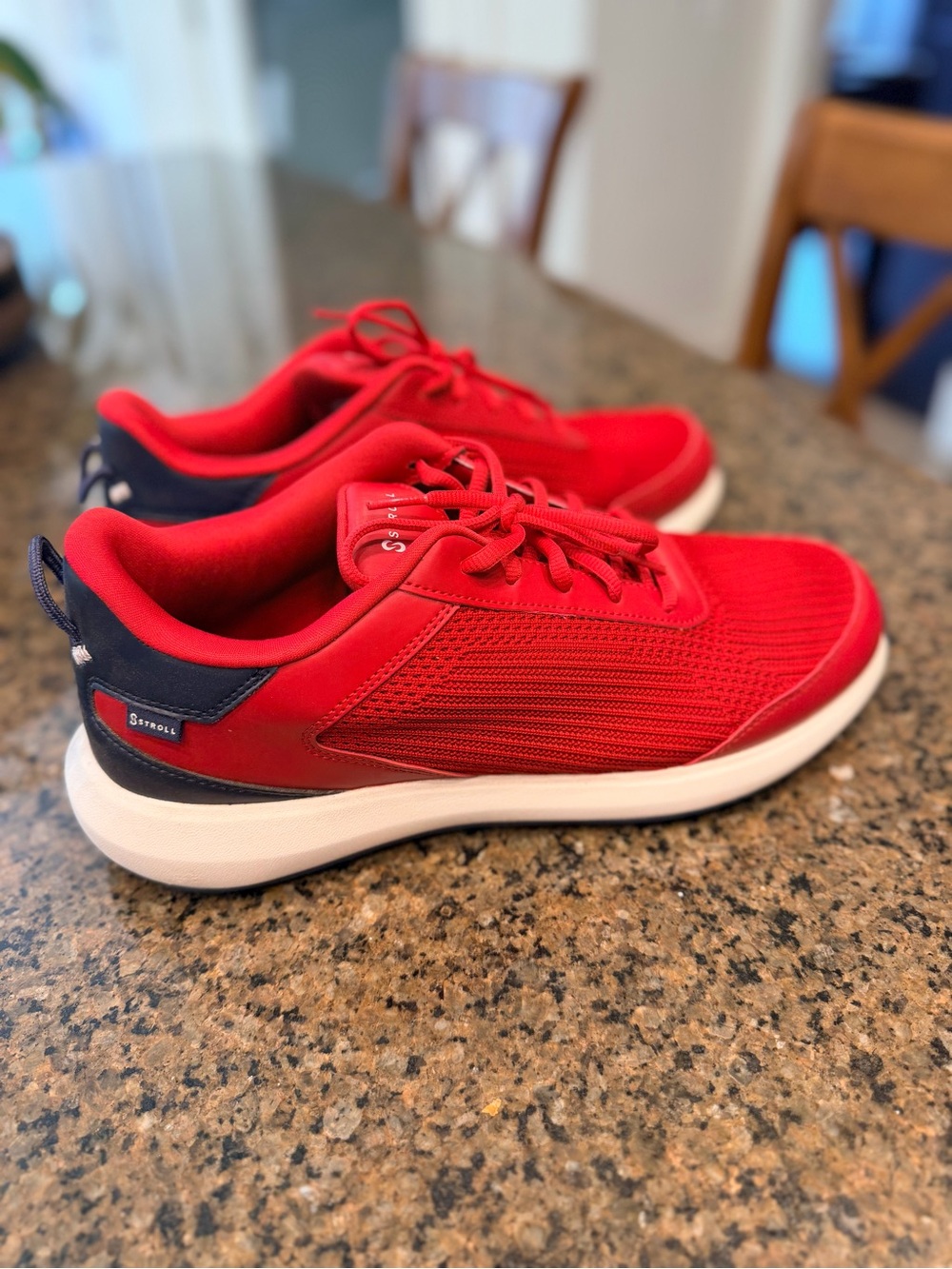 Lightweight Men's Golf Shoes in Red with Navy Accents